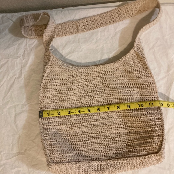 Elegant Cream Crochet Shoulder Bag - Picture 4 of 5